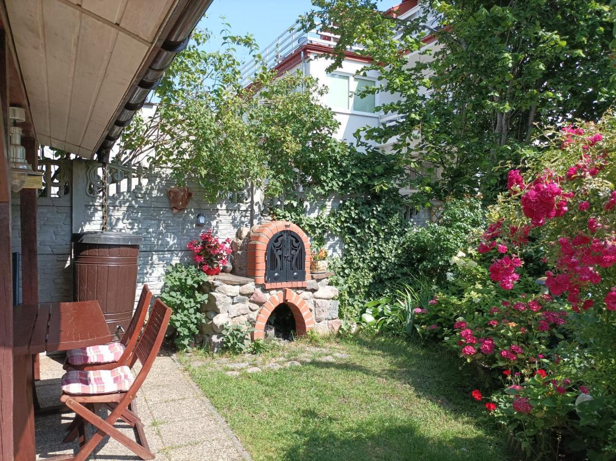 Pod Jaskolka Apartment Ustka Exterior photo